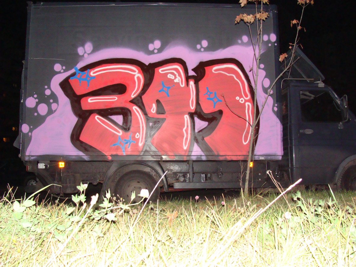 Graffiti Bombing - Photo by kust341 - 341 (2013)