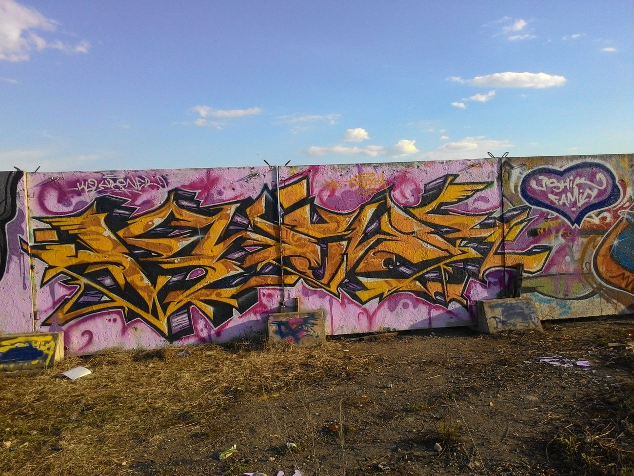 Graffiti Wall - Photo by kuturoner (2015)