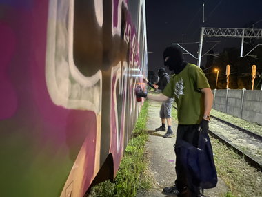 Graffiti Train - Photo by kwiatXwhoyou