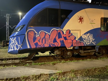Graffiti Train - Photo by kwiatXwhoyou