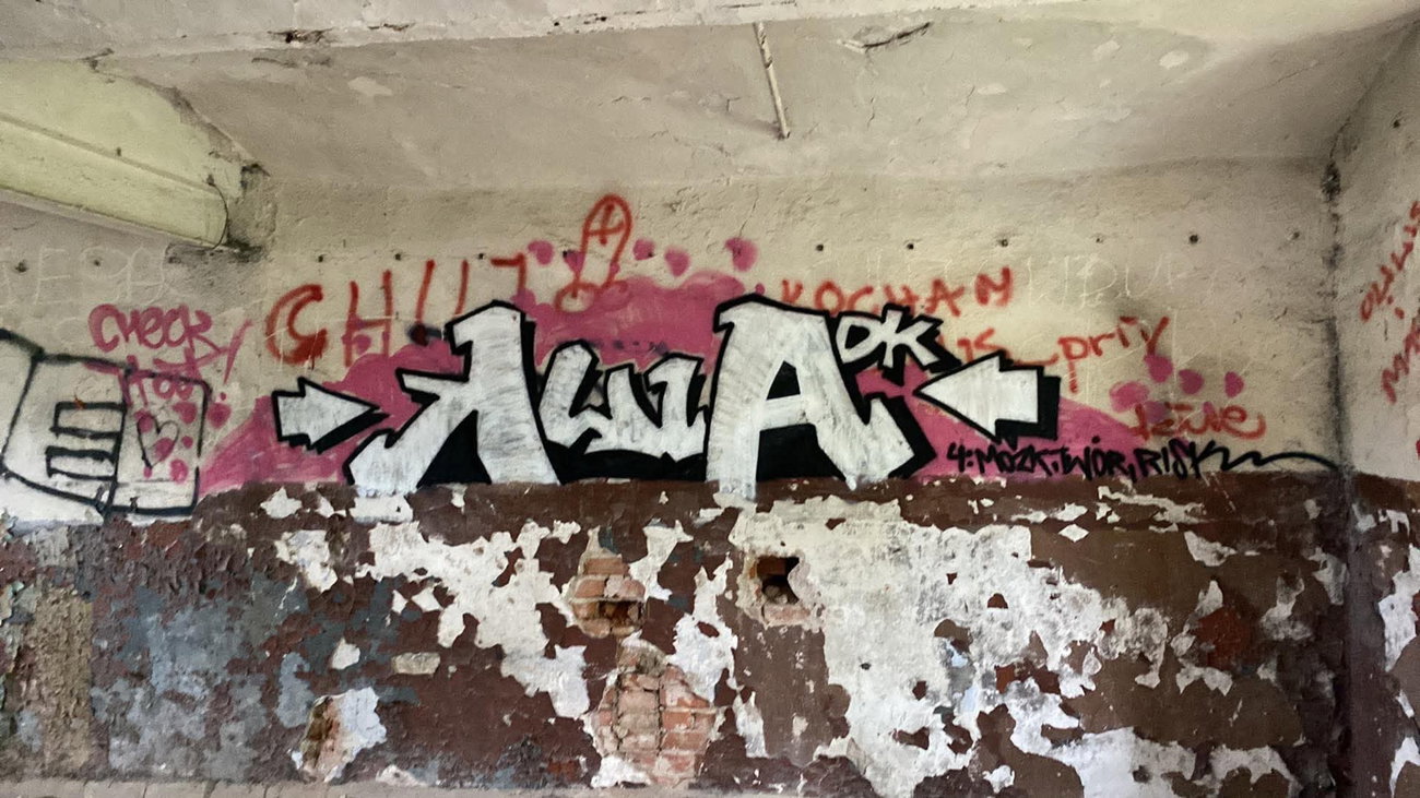 Graffiti Wall - Photo by kwiatXwhoyou