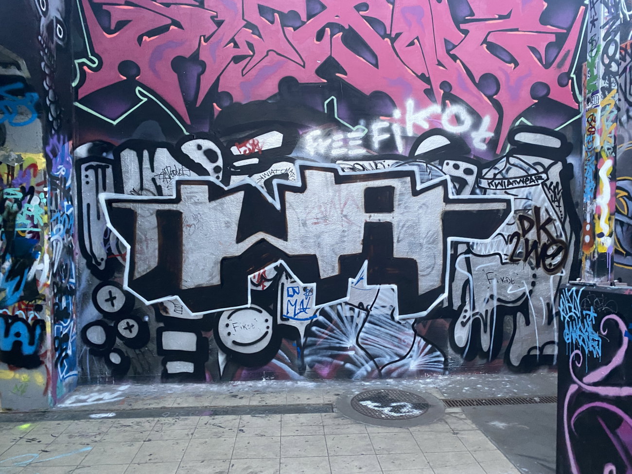 Graffiti Wall in Szczecin - Photo by kwiatXwhoyou