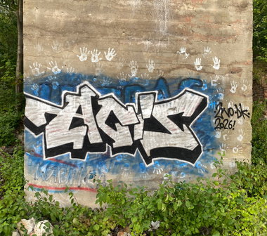 Graffiti Wall - Photo by kwiatXwhoyou