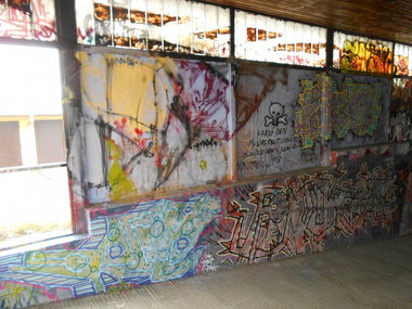 Graffiti Wall - Photo by kybzer