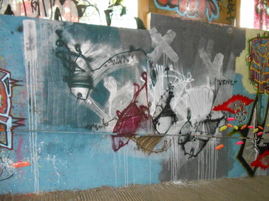 Graffiti Wall - Photo by kybzer