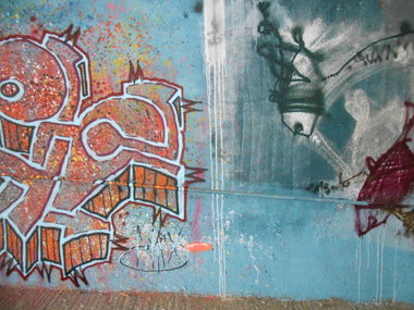 Graffiti Wall - Photo by kybzer