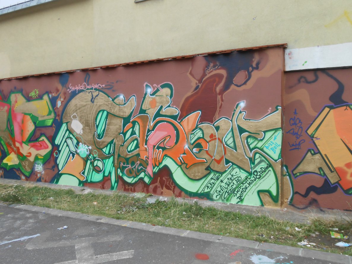 Graffiti Wall - Photo by kybzer