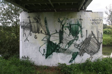 Graffiti Wall - Photo by kybzer