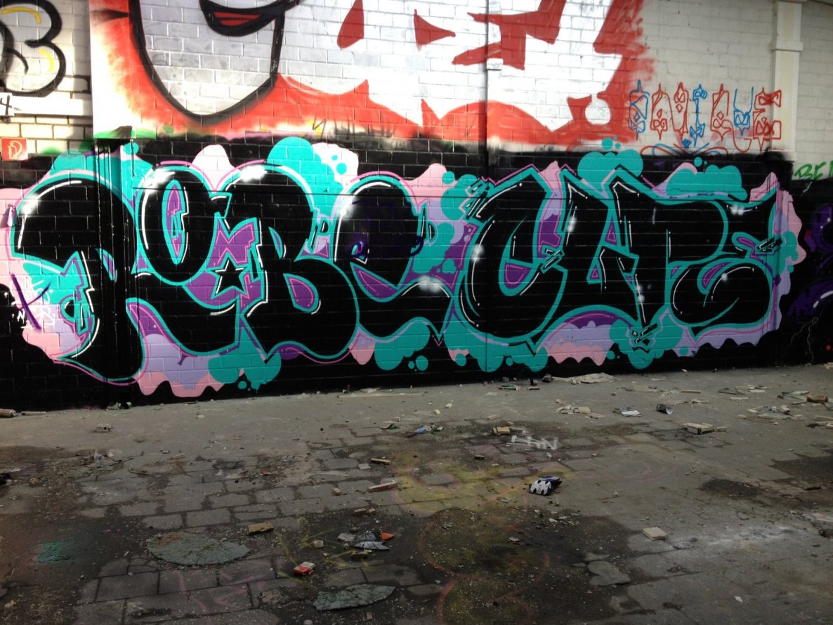 Graffiti Wall - Photo by lackgeruch - robe, cupe, mgs