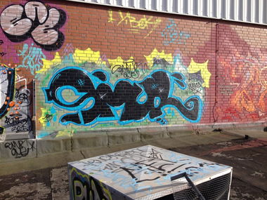 Graffiti Wall - Photo by lackgeruch - smur, düsseldorf