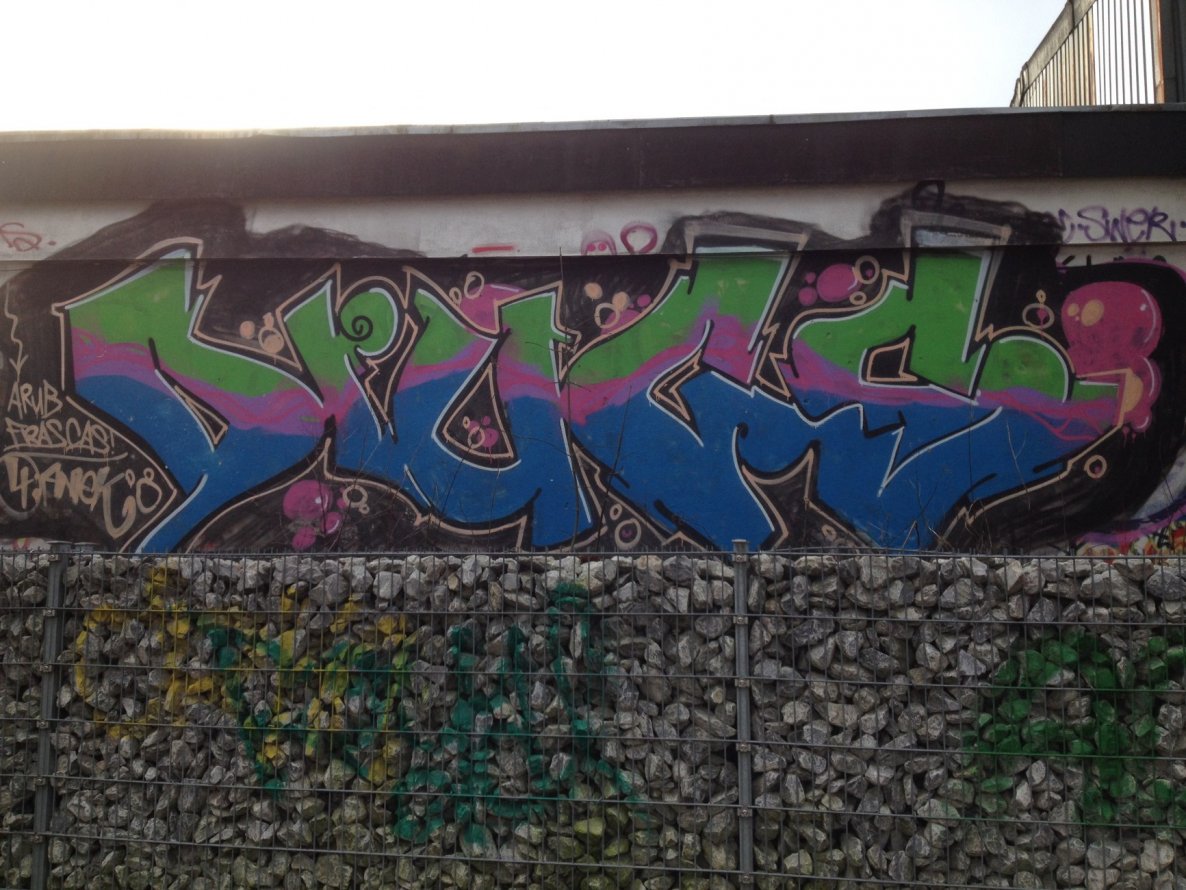 Graffiti Wall - Photo by lackgeruch - drugs, cas, fras