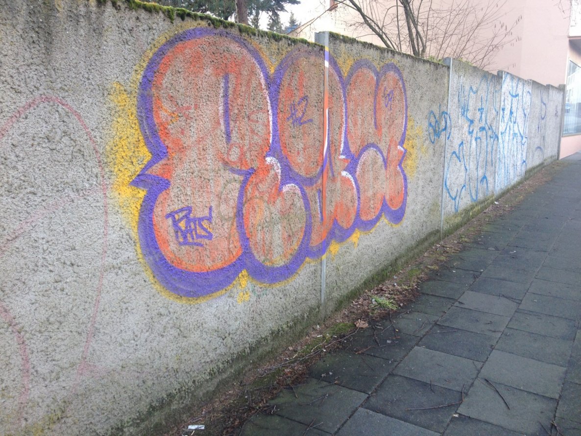 Graffiti Wall - Photo by lackgeruch - ray, rats, solingen