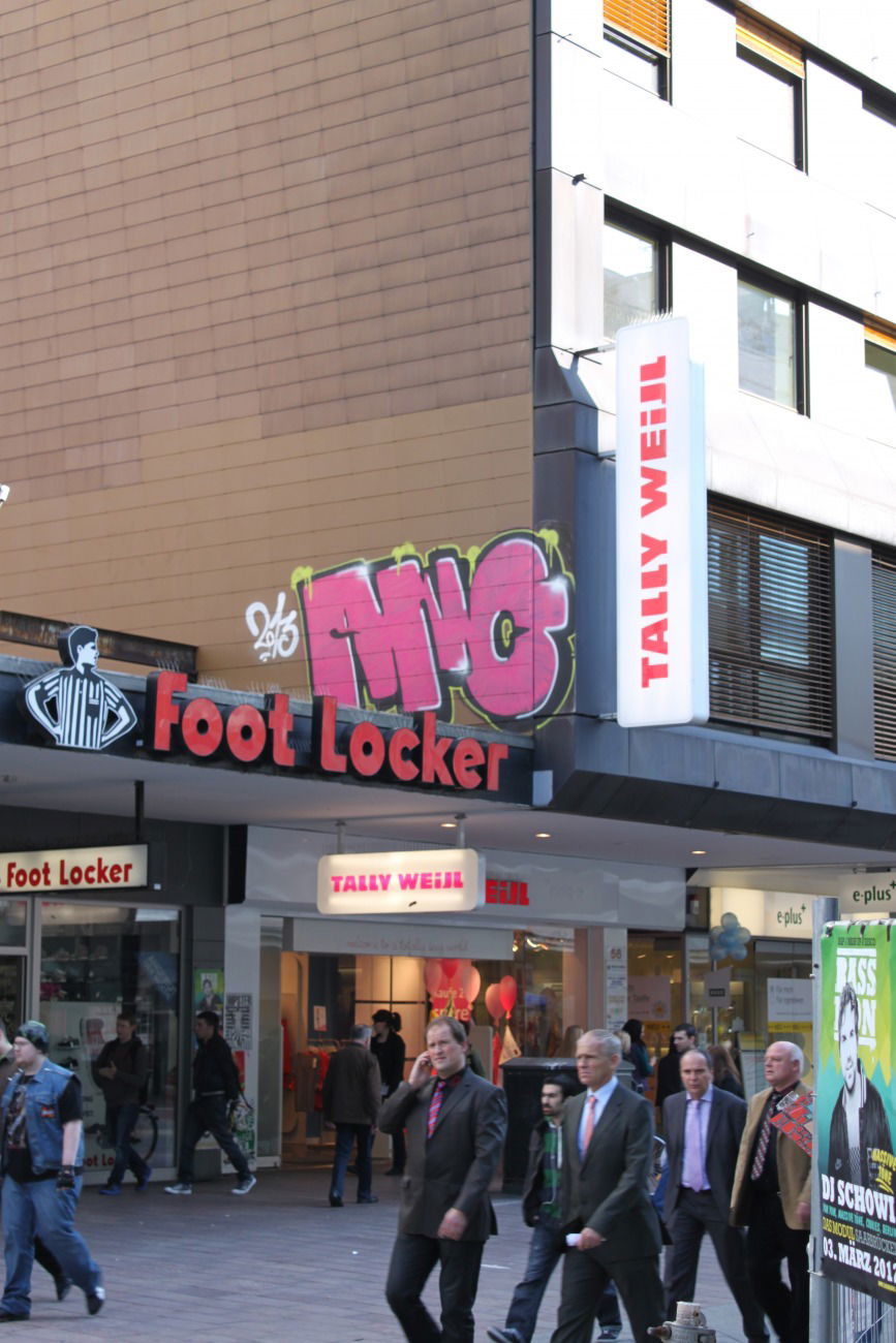 Graffiti Bombing - Photo by lausbub - ANC, SAARLAND (1999)