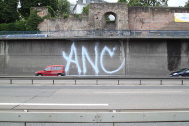 Graffiti Wall - Photo by lausbub (1999)