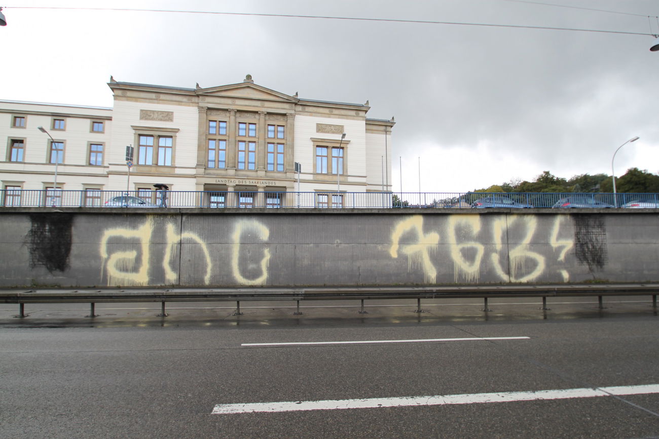 Graffiti Wall - Photo by lausbub (1999)