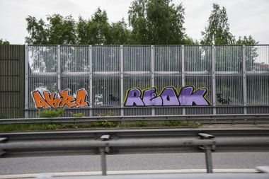 Graffiti Wall in Hamburg - Photo by lazovic - Reok, akro