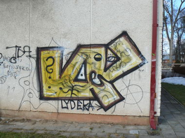 Graffiti Bombing - Photo by ldkdl