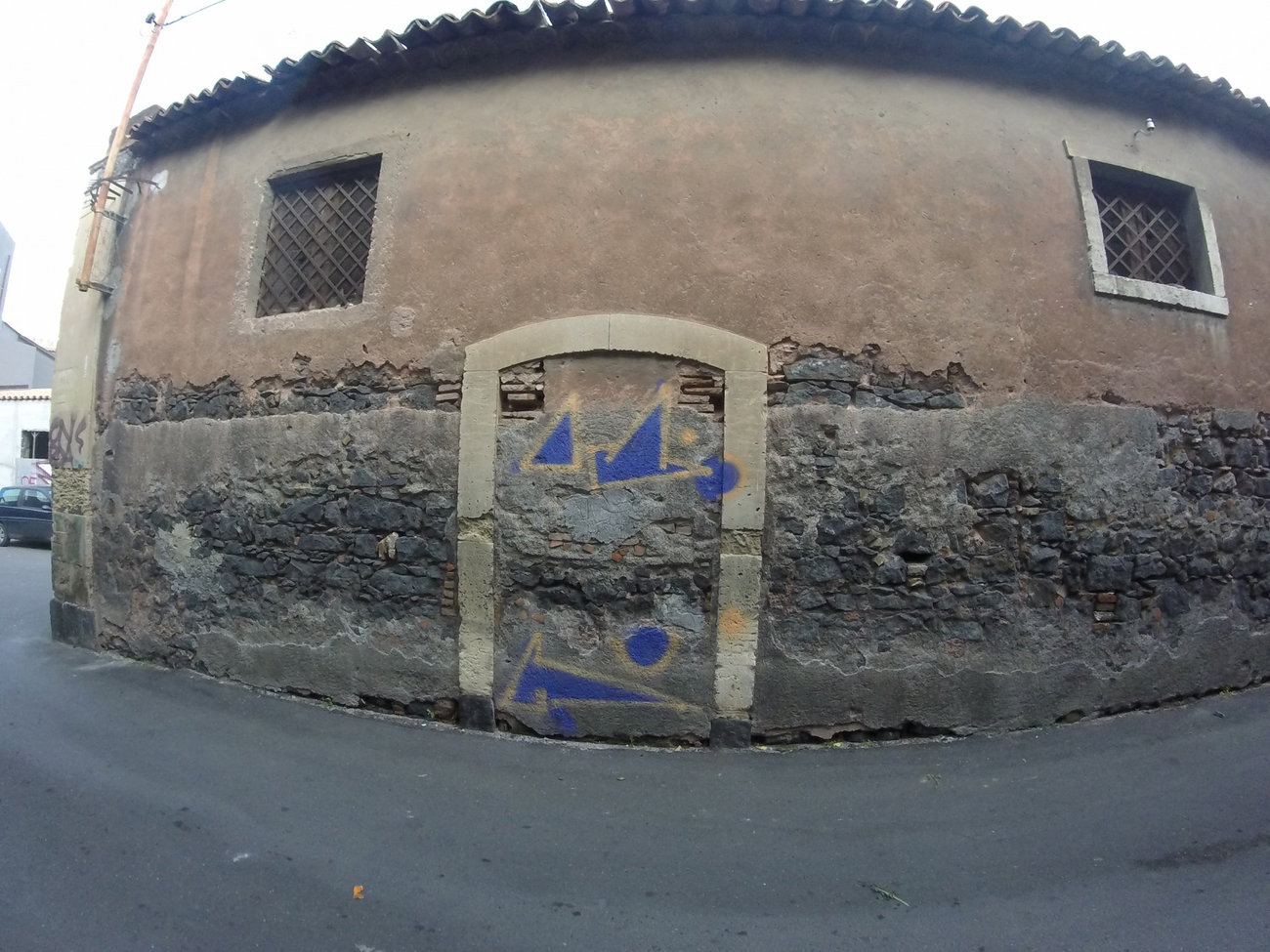 Graffiti Wall - Photo by ldkdl