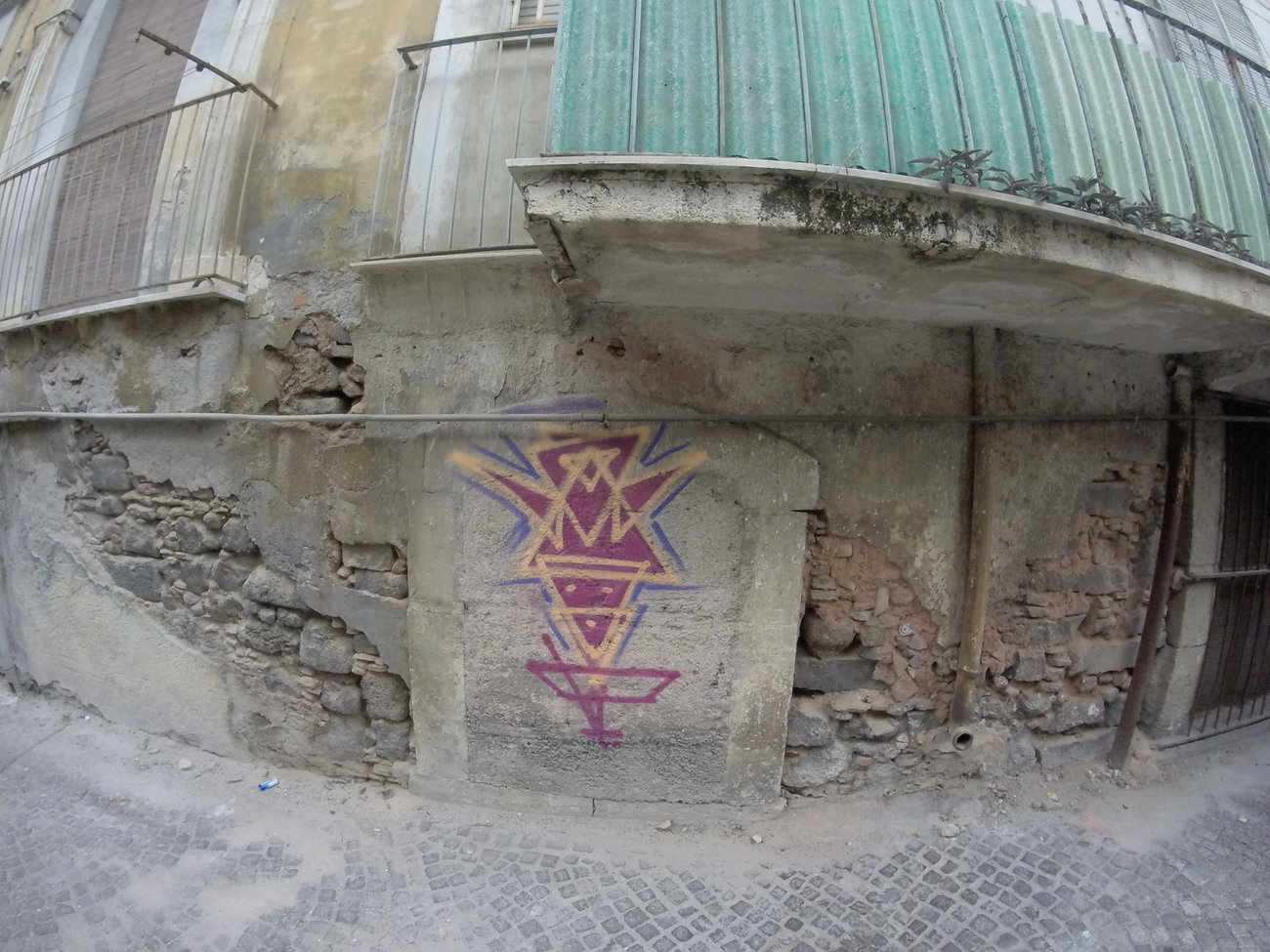 Graffiti Wall - Photo by ldkdl