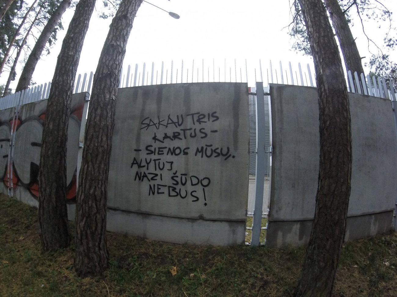 Graffiti Wall - Photo by ldkdl