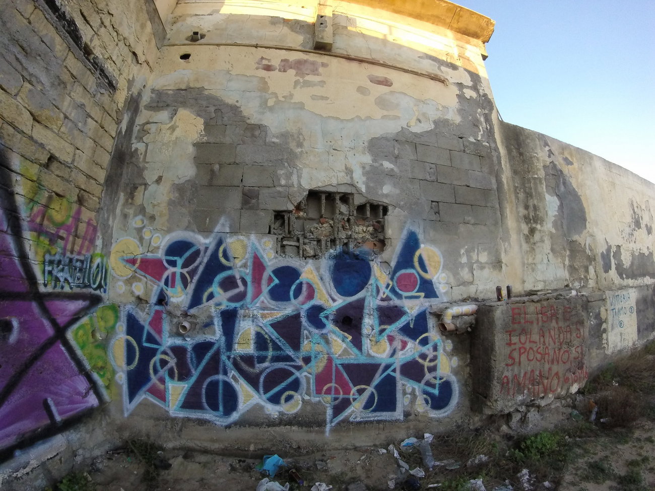 Graffiti Wall - Photo by ldkdl