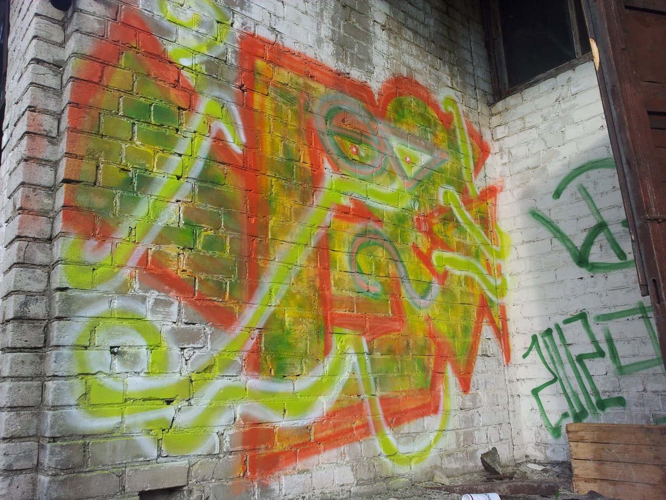 Graffiti Wall - Photo by ldkdl (2012)