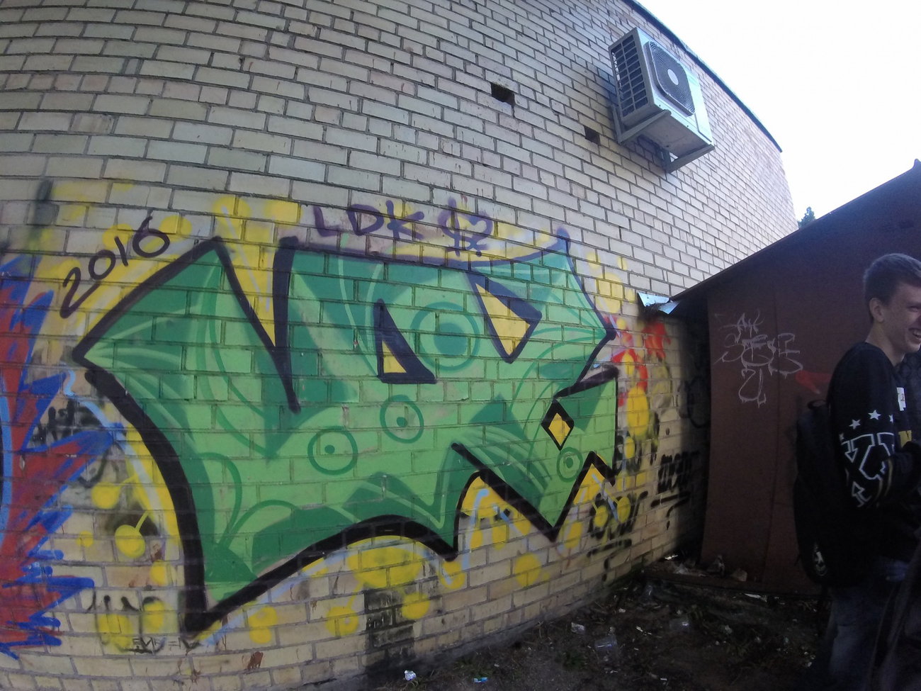 Graffiti Wall - Photo by ldkdl (2016)