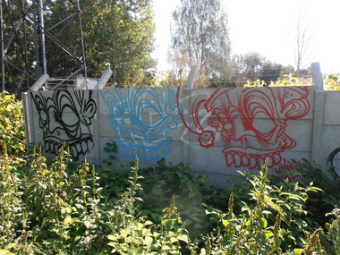 Graffiti Wall - Photo by lecim