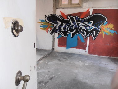 Graffiti Wall - Photo by lecim - back, in, the