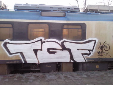 Graffiti Train - Photo by lecim