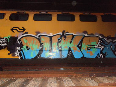 Graffiti Train - Photo by lecim