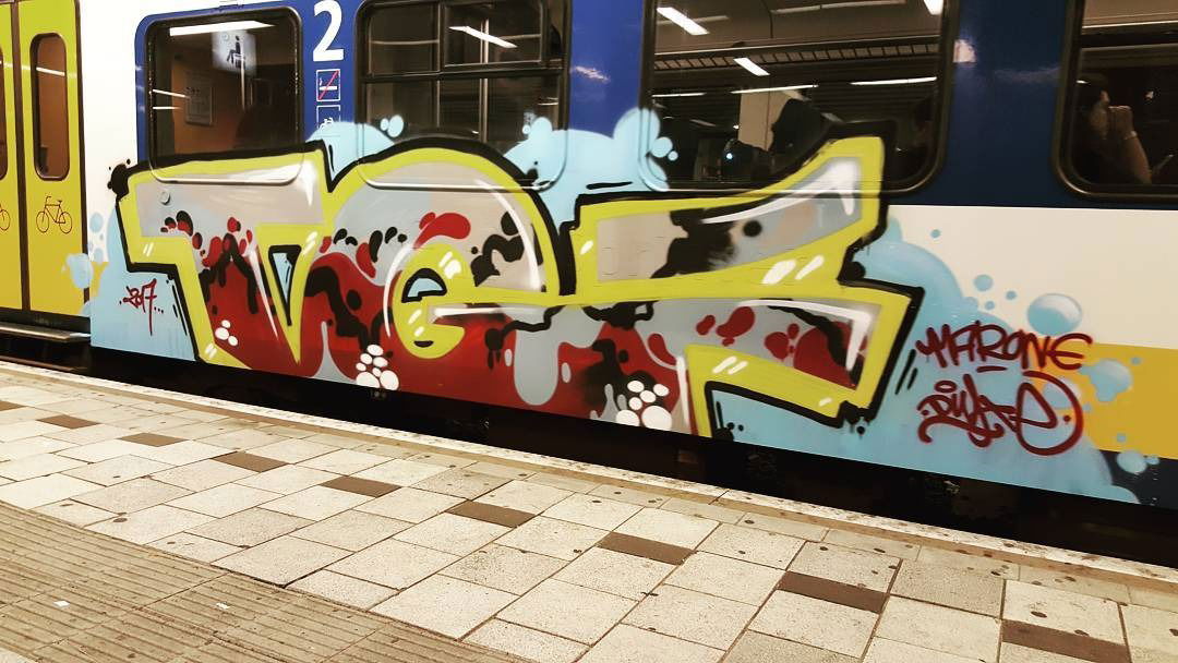 Graffiti Train - Photo by lecim (2017)