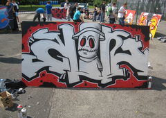 Graffiti Artwork - Photo by lecim