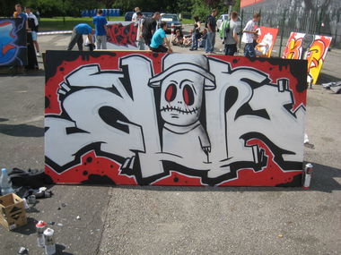 Graffiti Artwork - Photo by lecim