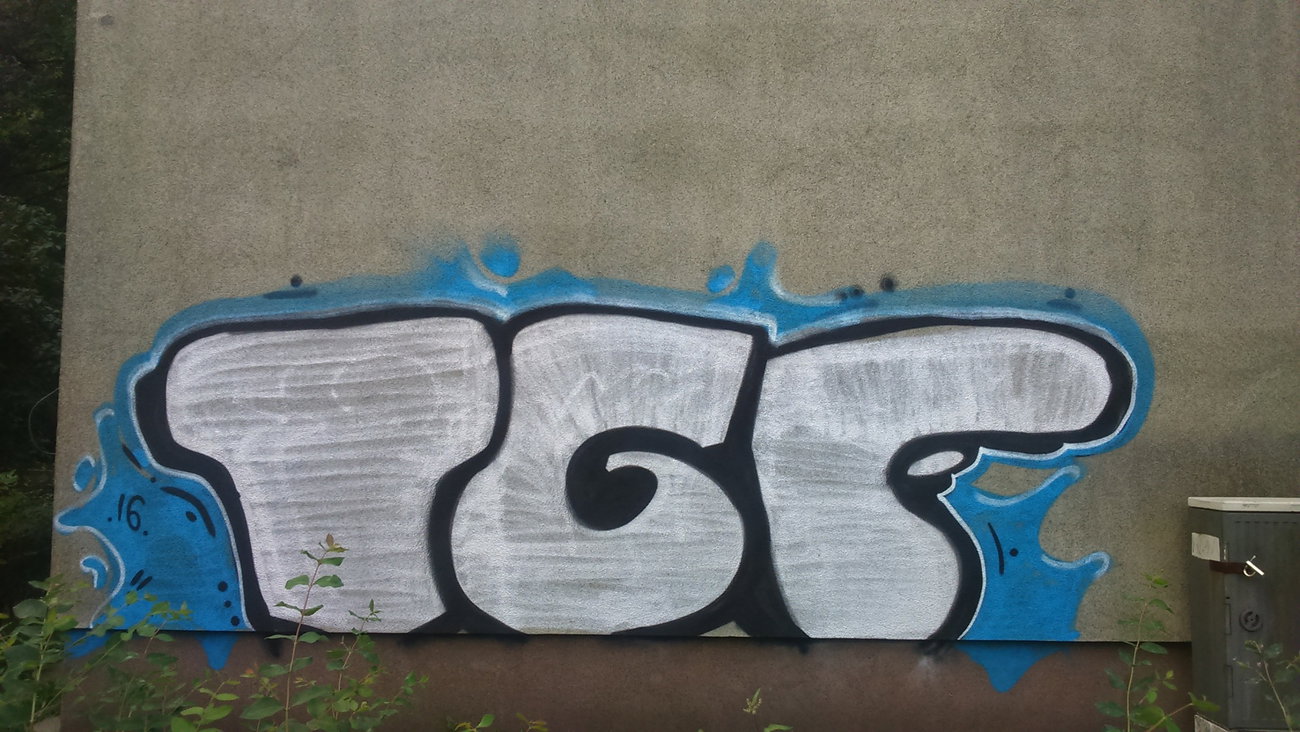 Graffiti Wall - Photo by lecim