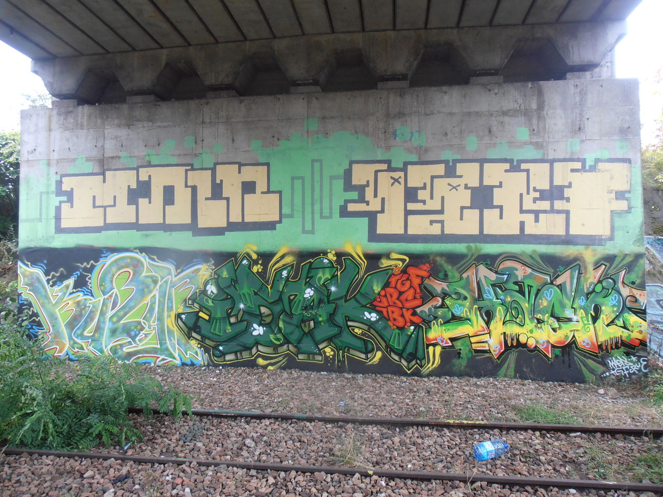 Graffiti Wall - Photo by lecim