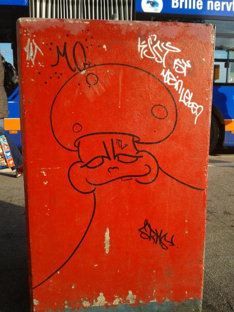 Graffiti Street Art in Wiesbaden - Photo by leminsc8 - mc, cmc, crew (2013)