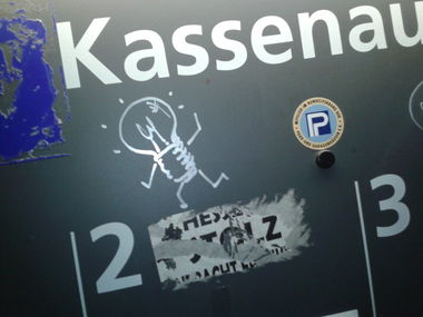 Graffiti Street Art in Wiesbaden - Photo by leminsc8 - pyhsicalhalluc (2013)