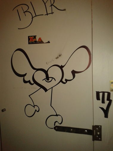 Graffiti Artwork in Wiesbaden - Photo by leminsc8 - crew, mc, crew (2013)