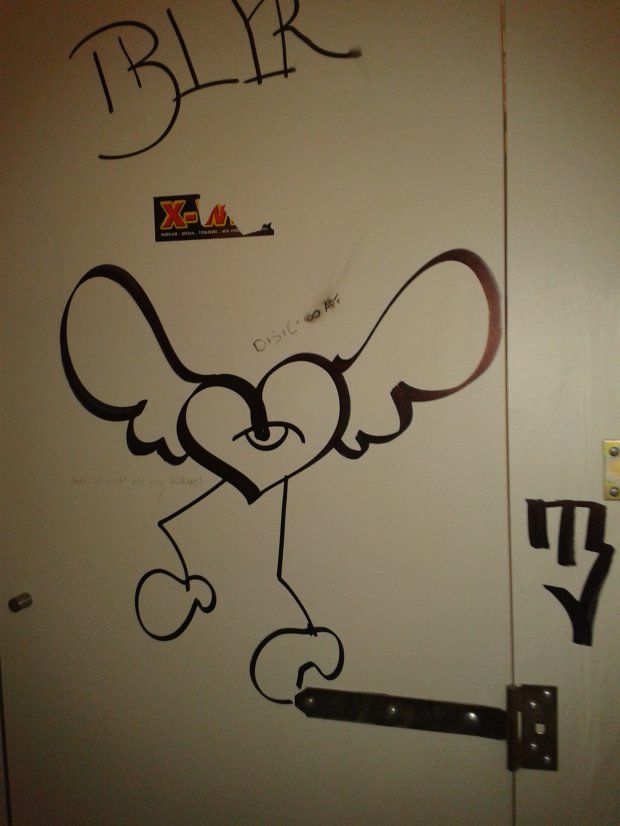 Graffiti Artwork in Wiesbaden - Photo by leminsc8 - crew, mc, crew (2013)