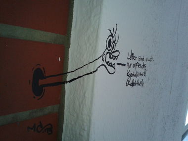 Graffiti Street Art in Wiesbaden - Photo by leminsc8 - mc, crew, mit (2013)