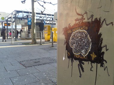 Graffiti Street Art in Wiesbaden - Photo by leminsc8 - cm, freak (2013)