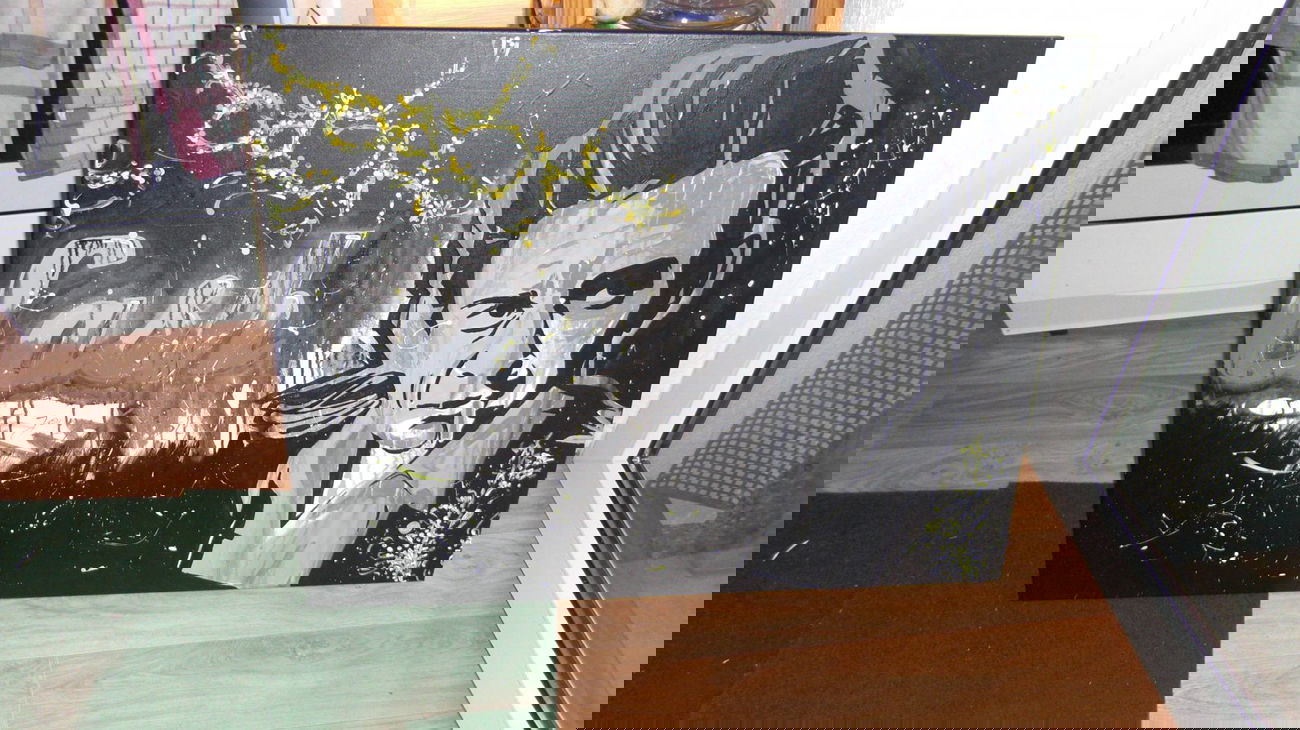 Graffiti Artwork - Photo by lemmuf - CASH