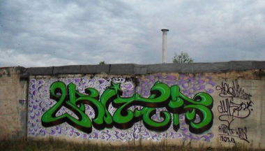 Graffiti Wall - Photo by lic73