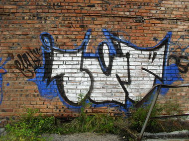 Graffiti Wall - Photo by lic73