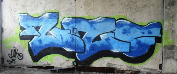 Graffiti Wall - Photo by lic73