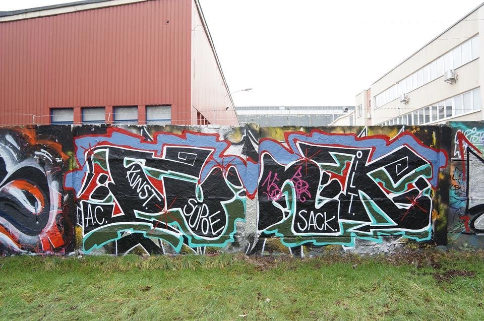 Graffiti Wall in Berlin - Photo by linseneintopf - funk, rhb, supoe (2014)