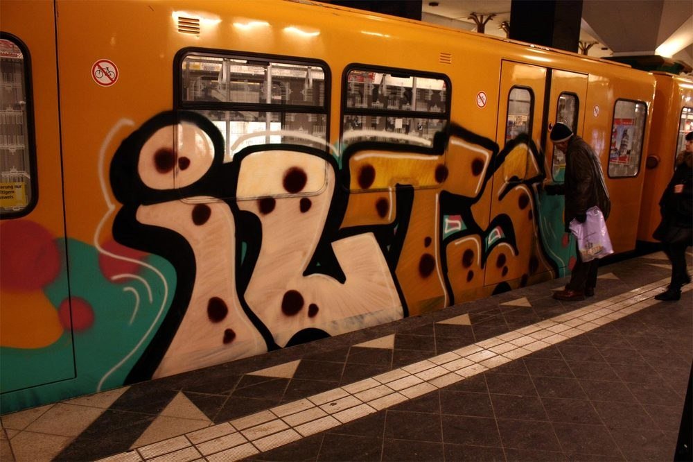 Graffiti Train - Photo by linseneintopf - ilts, ilt, subway
