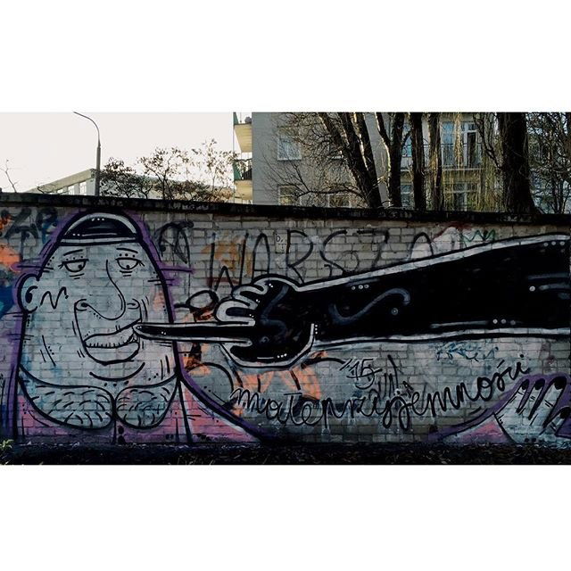 Graffiti Street Art in Warsaw - Photo by littlepleasure - streetart, streetartwarsaw, instagram (2015)