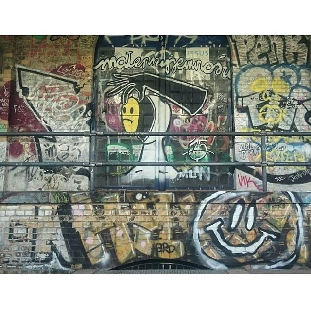 Graffiti Street Art in Warsaw - Photo by littlepleasure - streetart, streetartwarsaw, instagram (2015)